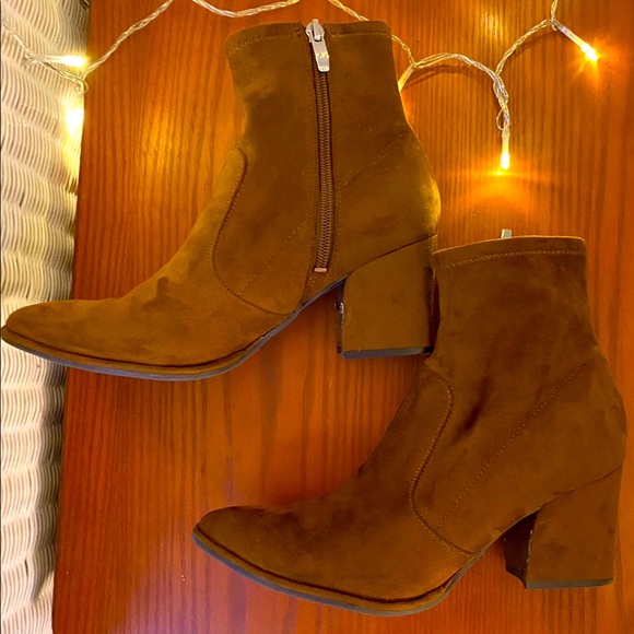 Marc Fisher “Leave” Bootie - Cognac Suede - Picture 2 of 11